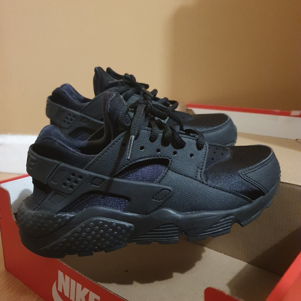 Nike Juvenate Sneakers
